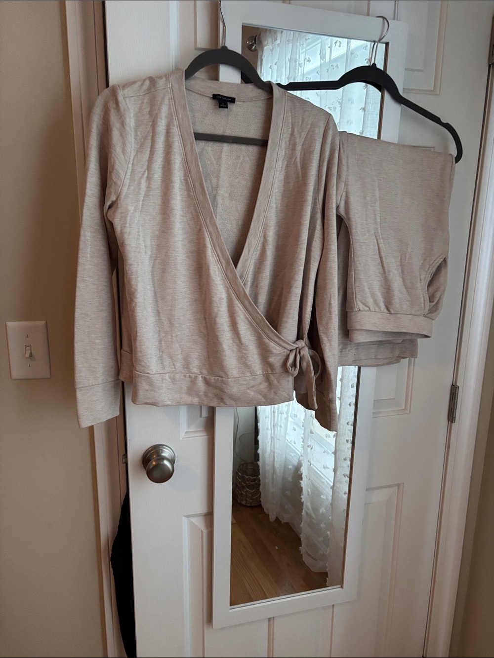 Ann Taylor Beige Wrap Sweatshirt Top/cropped matching lounge pants